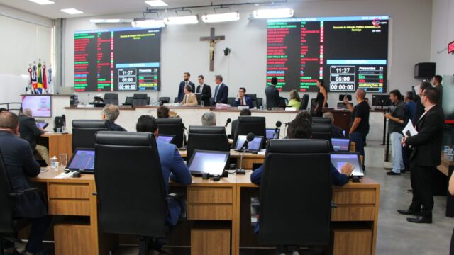 Vereadores votam desconto de 50% no IPTU para beneficiários do BPC
