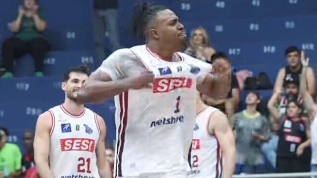 Vitinho começa em alta no Sesi Franca, soma 38 pontos e conquista a torcida no NBB