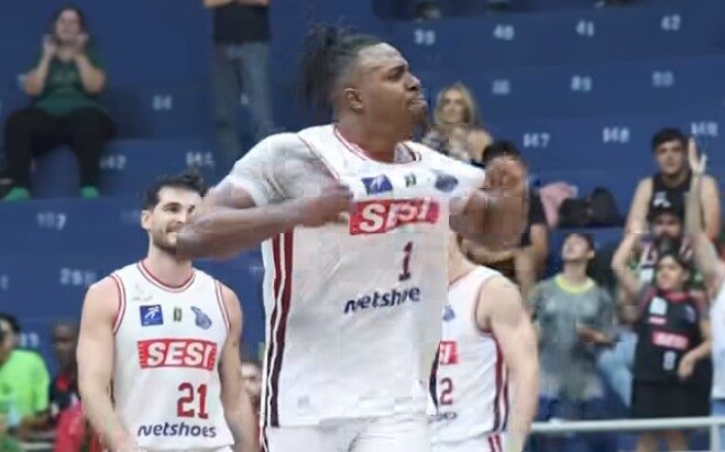 Vitinho começa em alta no Sesi Franca, soma 38 pontos e conquista a torcida no NBB