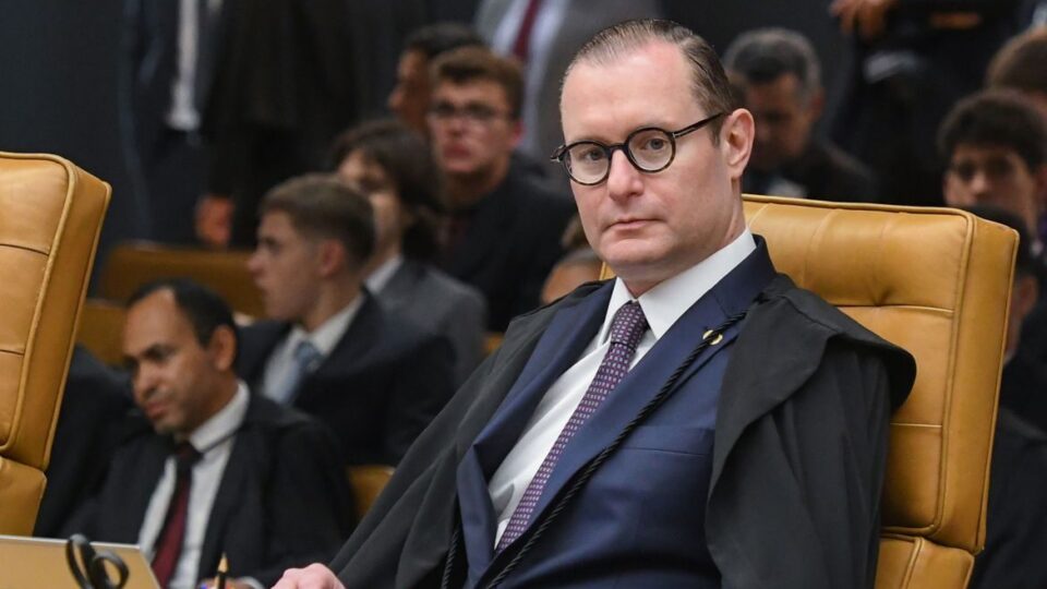Zanin manda ampliar horário de votação ate às 19h